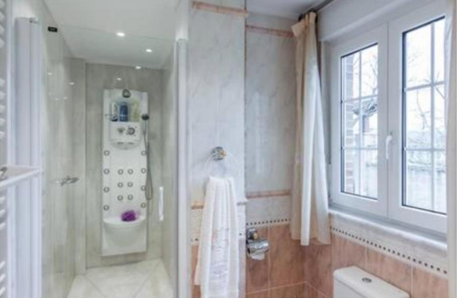 Alojamientos Marte Habitacion Con Bano Torrelavega Zewnętrze zdjęcie