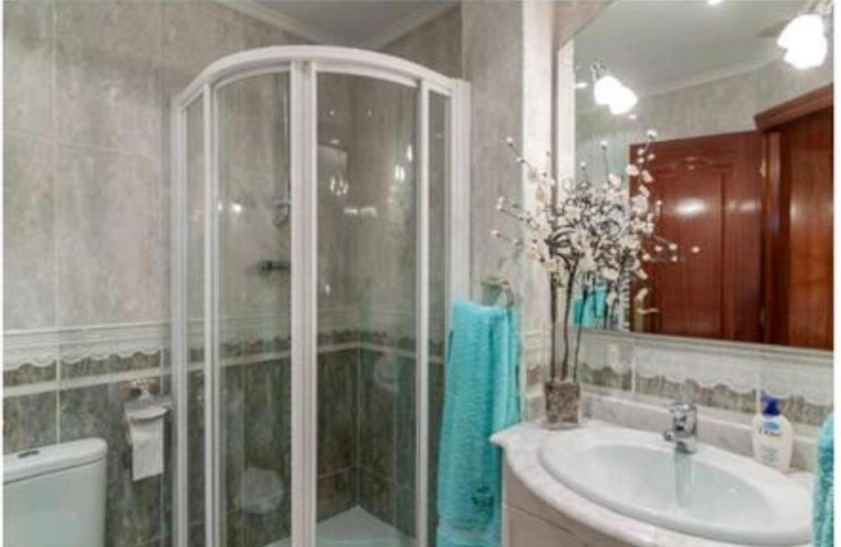 Alojamientos Marte Habitacion Con Bano Torrelavega Zewnętrze zdjęcie